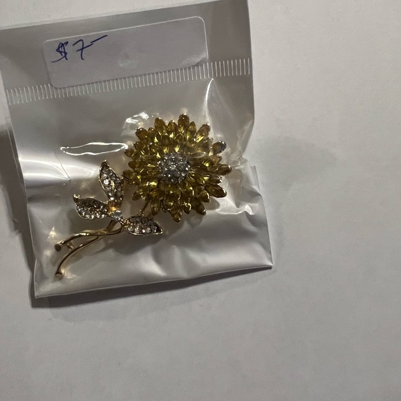 Animal and flower, brooches, and pins with Crystals and enameling - Picture 6 of 16